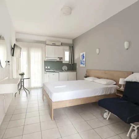 Afkos 3* بوليخرونو