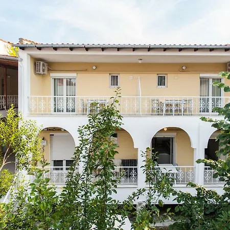 Afkos Apartahotel 3*