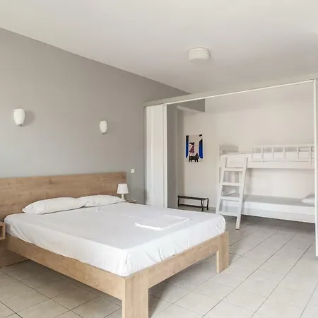 Afkos Aparthotel 3*
