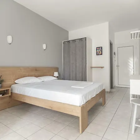 Afkos Aparthotel 3*